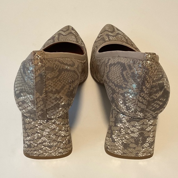 GENTLE SOULS Dionne Pointed Toe Lt Brown Snake Embossed Pump Size 7.5 
LIKE NEW - Picture 4 of 11